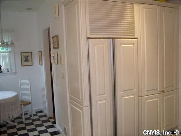 3rd image of 1504 Park St