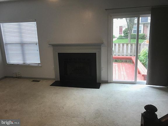3rd image of 1930 Heatherbrook Ct