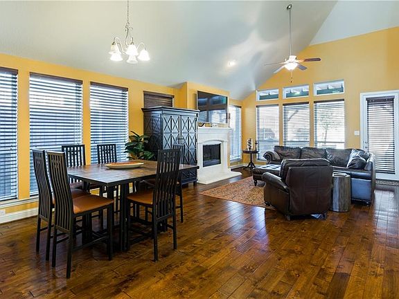 3rd image of 14225 Sparrow Hill Dr
