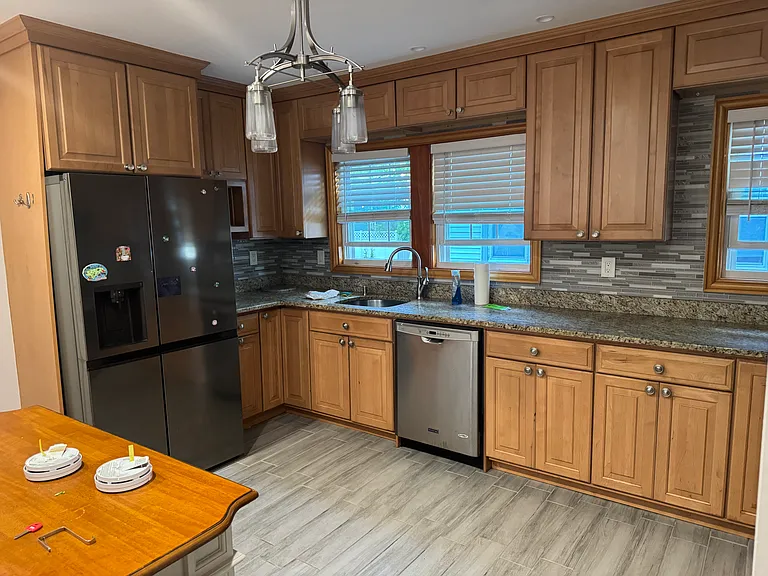 11 Dyer Ave — Photo 5