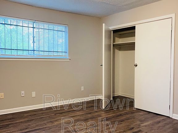 4th image of 2066 Vollintine Ave