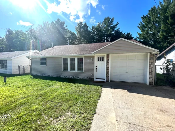 215 Cranberry St, Prudenville, MI 48651