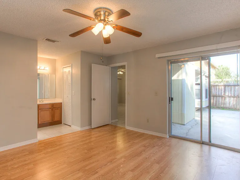 9324 Pavillion Dr — Photo 12