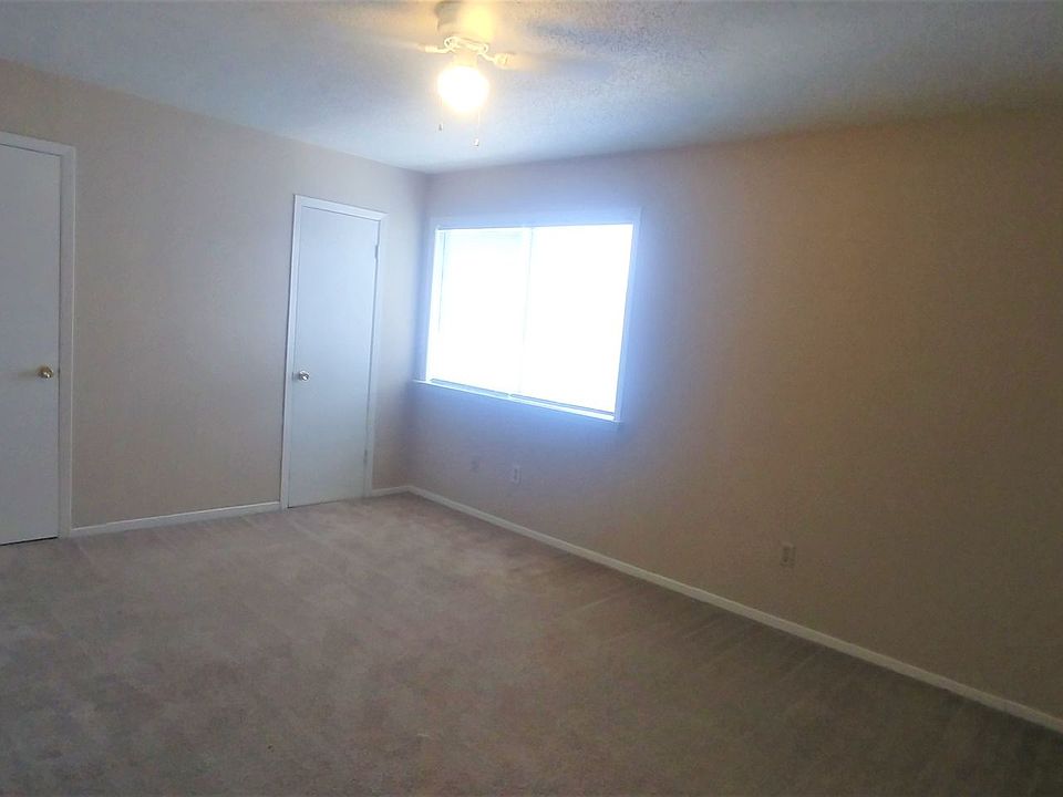 1st image of 1103B Holik Dr