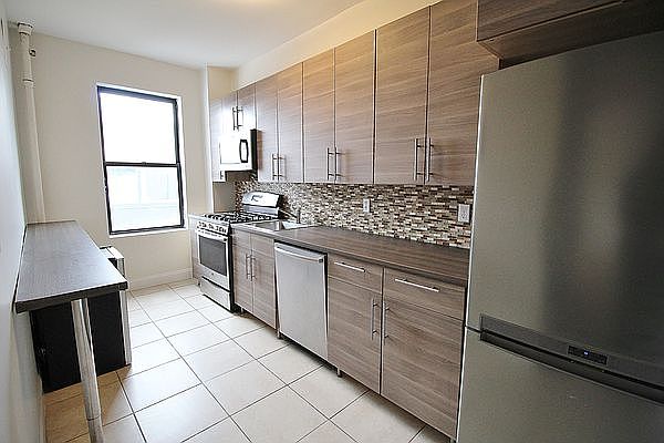 1st image of 940 St Nicholas Ave APT 5b