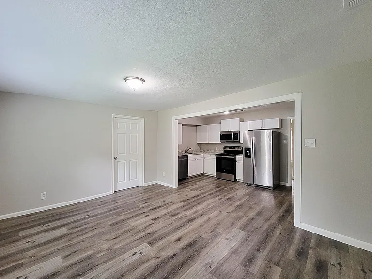 5606 Willow Glen Dr — Photo 17