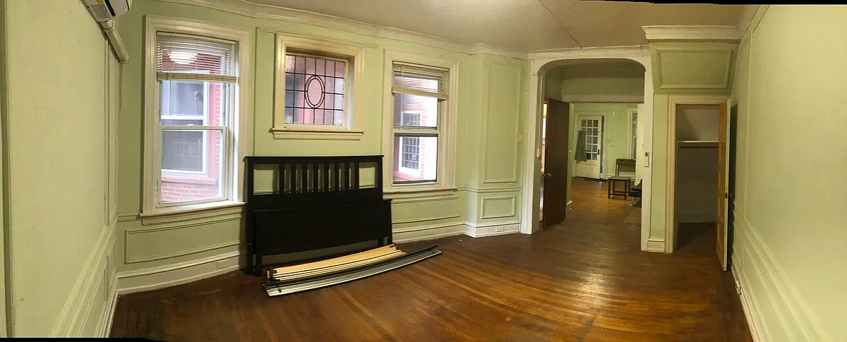 Building Photo - 250 S 46th St #1