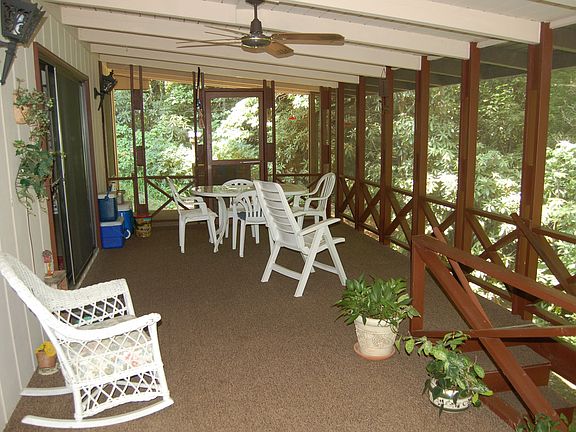 2 Screened Porches