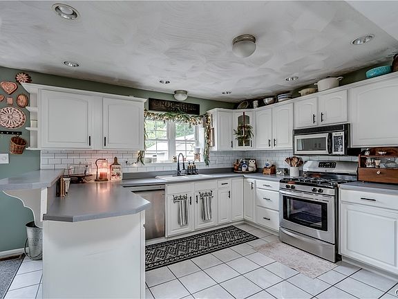 5th image of 5373 Bostwick St
