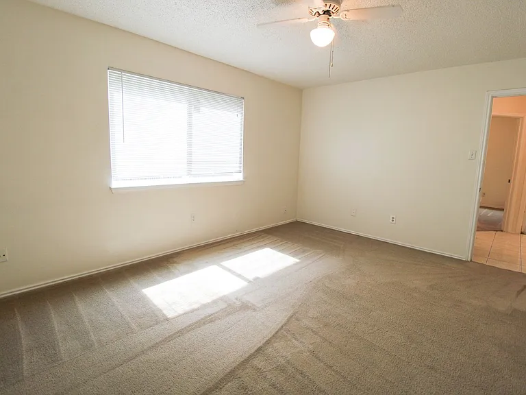 6214 Ridge Glade St — Photo 16