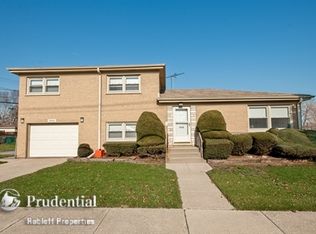 3900 Kirk St, Skokie, IL 60076