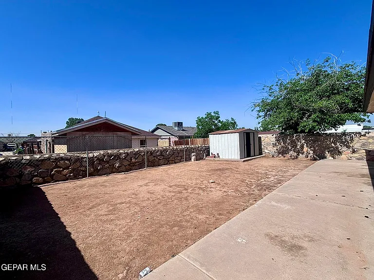 11924 Kings Guard Dr — Photo 18