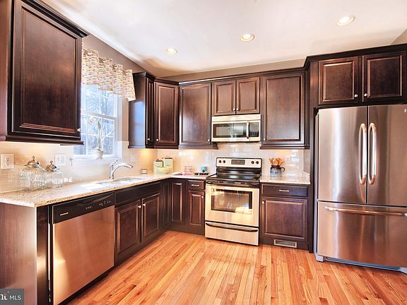 3rd image of 29553 Meadow Gate Dr