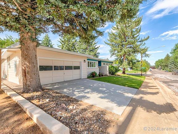 2nd image of 2304 Hillside Dr