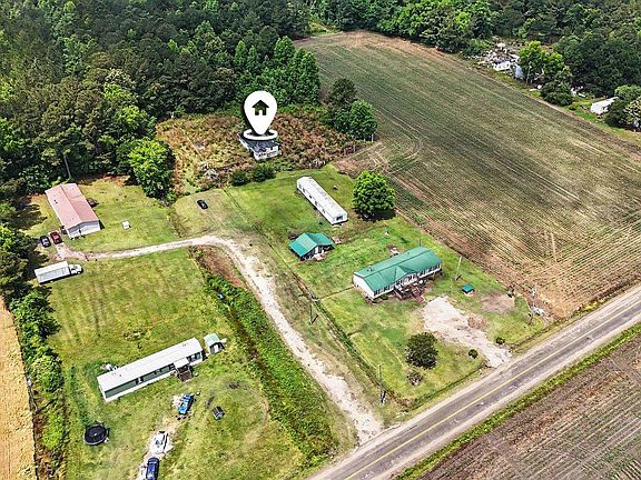 3rd image of 2149 Olive Dr.