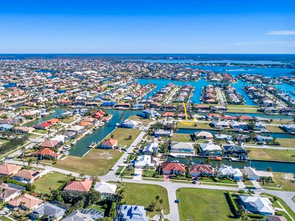 1st image of 696 Pelican Ct