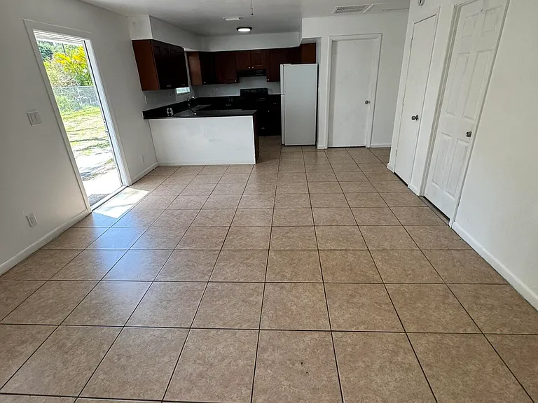 4356 Maine St #3 — Photo 20