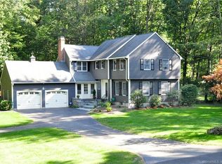 8 Pine Glen Rd, Simsbury, CT 06070