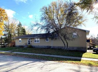 418 N Lewis St, Columbus, WI 53925