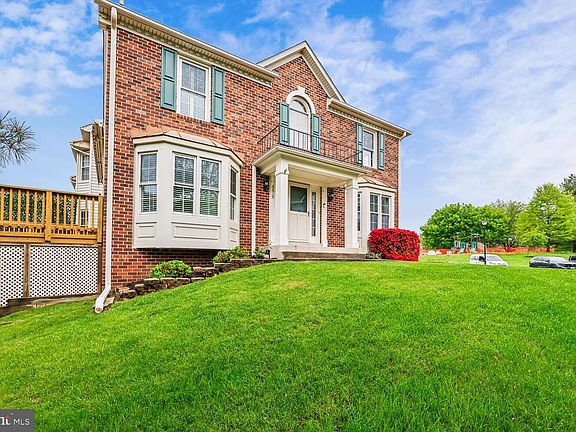 2nd image of 6610 Commodore Ct