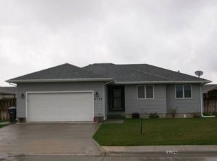 4134 Sun Ridge Rd, Grand Island, NE 68803