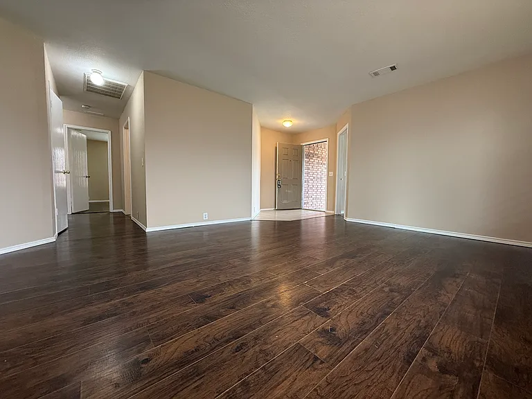 8824 Sagebrush Trl — Photo 2