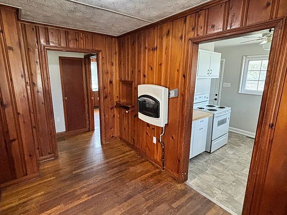 5th image of 2300 Mount Olive Rd