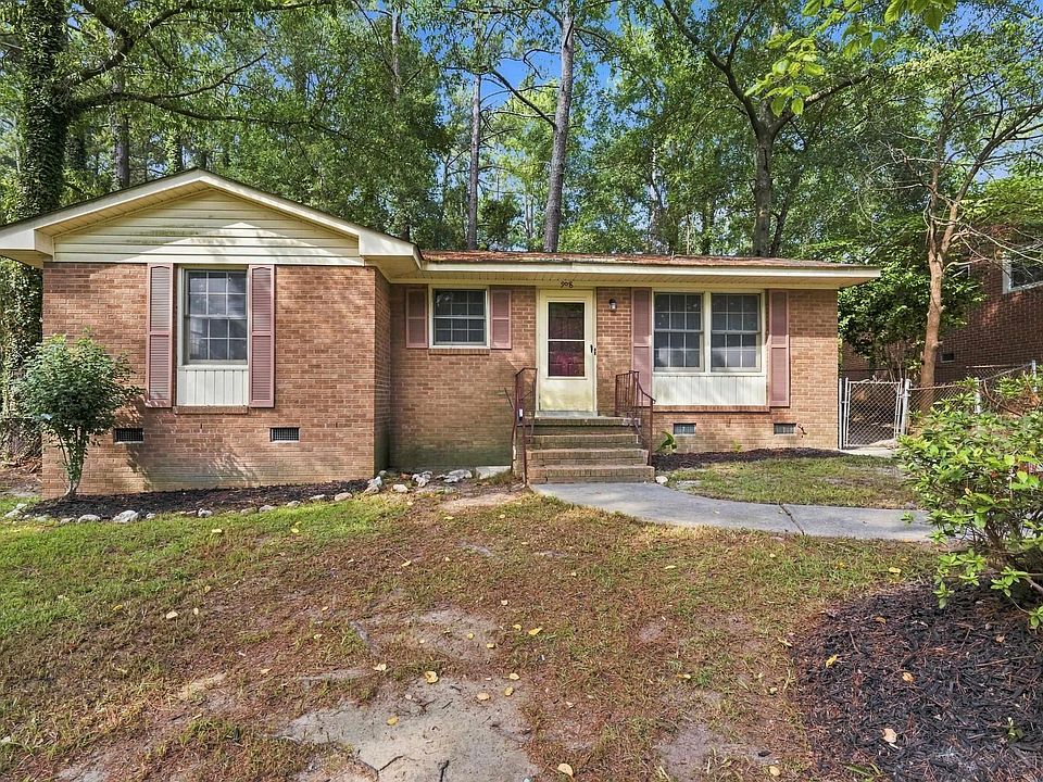 1st image of 908 Woodale Cir