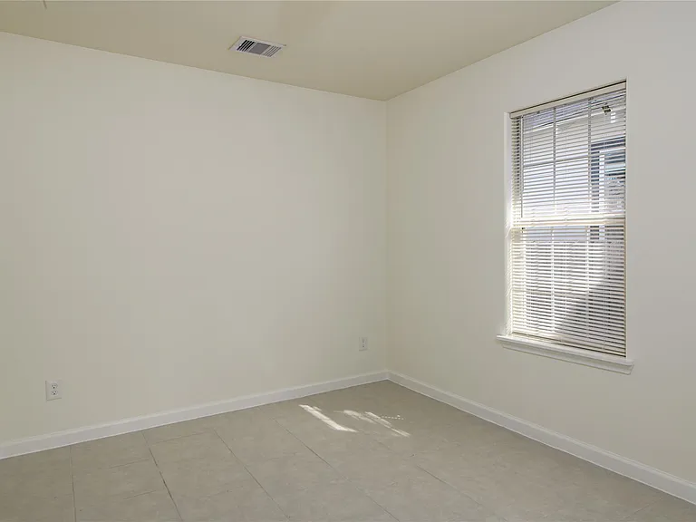 3409 Simmons St — Photo 6