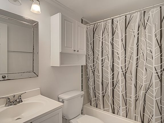 Shared Hallway Full Bathroom