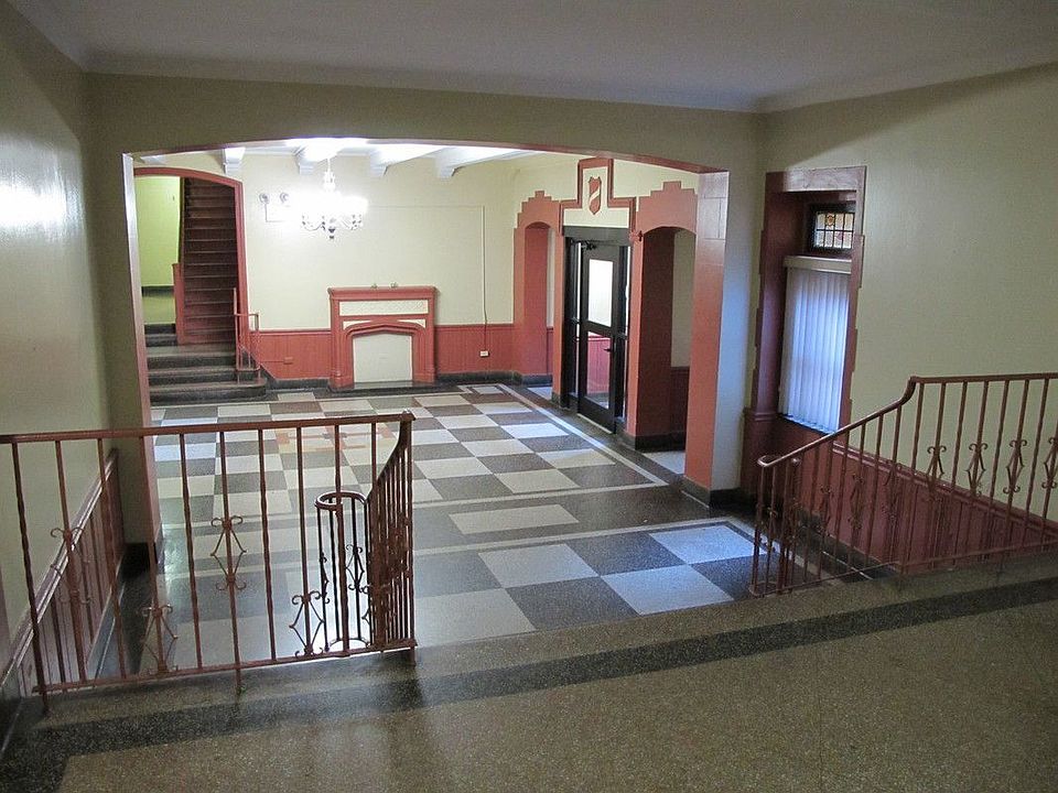 1st image of 4109 41st St APT 6G