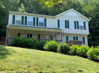 13 Serafin Ct, Hamden, CT 06518