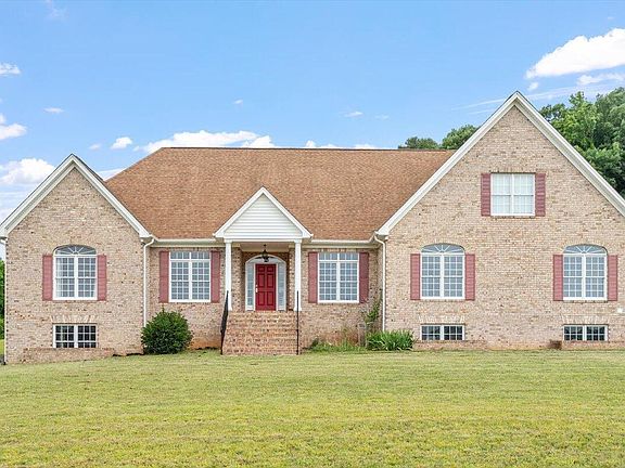 2nd image of 8415 Meadow View Ln