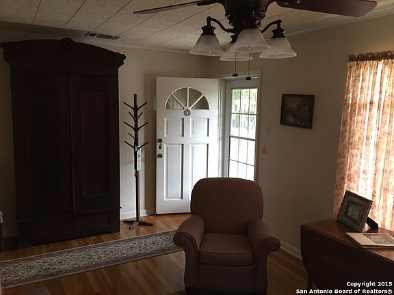 3rd image of 519 Blakeley Dr