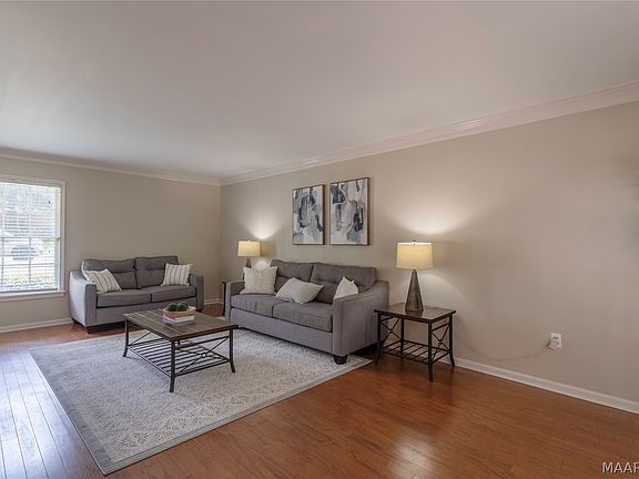 4th image of 3110 Highfield Dr