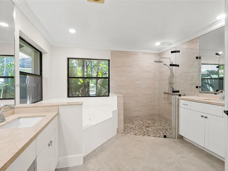 1087 Deerwood Ln — Photo 31