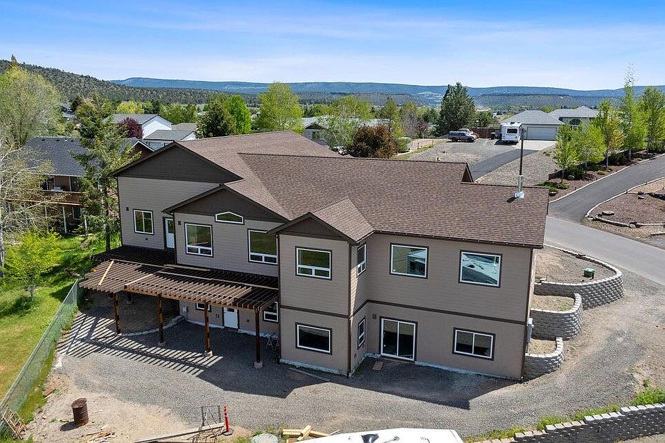 1st image of 3248 NE Yellowpine Rd #0