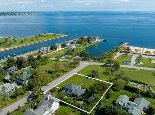 29 S Bay Ave, Brightwaters, NY 11718