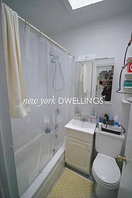 Rented by New York Dwellings LLC | media 18