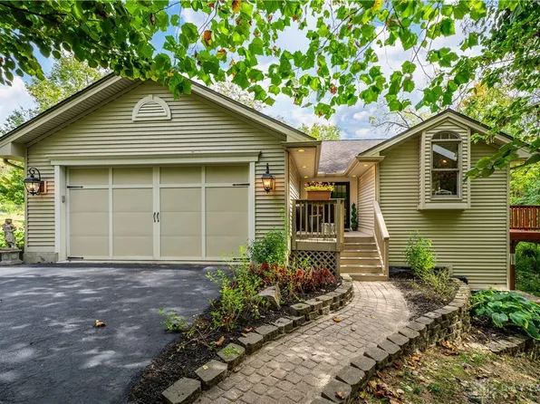 2104 Regent Park Dr, Bellbrook, OH 45305