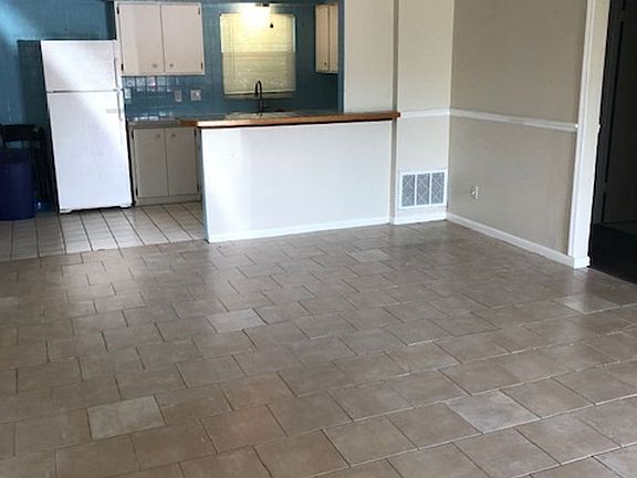 5th image of 1320 1st Ave NW #1322