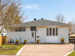 44 Ballantrae Way, Ottawa, ON K2L1N5