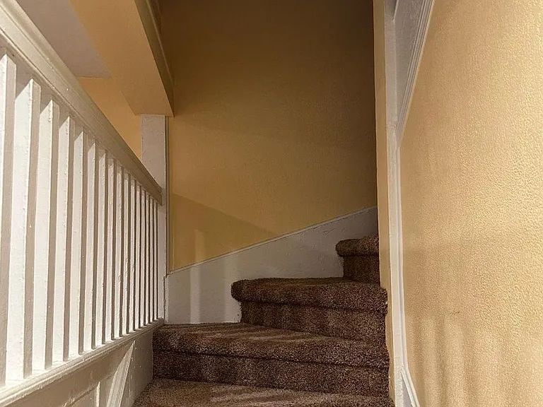 430 Kathleen St — Photo 6