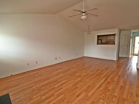 3rd image of 2601 A Boone Ct