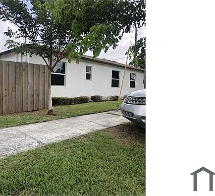 17994 SW 104th Ave #1 — Photo 3