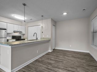 201 Westbrook Dr #C16, Carrboro, NC 27510