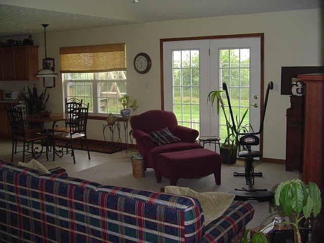 2nd image of 701 S Clydesdale Ln