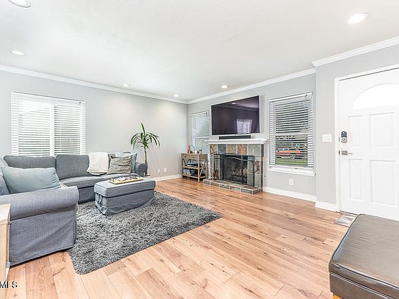 4th image of 866 Maplewood Ave