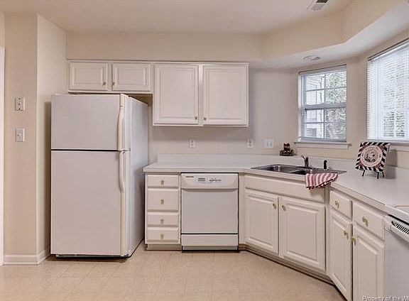 5th image of 123 Bastille Ct