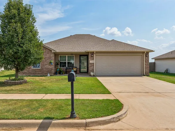 1304 Granite Ln, Noble, OK 73068